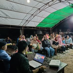 Unismuh Luwuk Banggai dan Pemerintah Desa Rata Gelar Penyuluhan Manfaat Mangrove dan Pengolahannya