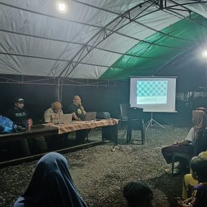 Dosen Unismuh Luwuk Banggai Beri Penyuluhan Perlindungan dan Pembibitan Mangrove di Desa Rata