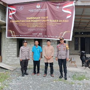 Kapolsek Bunta Cek Keamanan Gudang Logistik PPK Simpang Raya Jelang PSU Pilkada Banggai