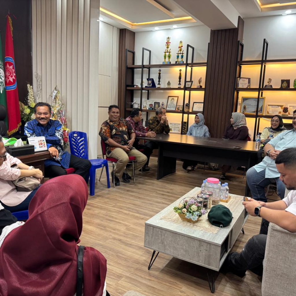 Rektor Unismuh Luwuk Banggai Sambut Kunjungan SKK Migas Perwakilan Kalsul