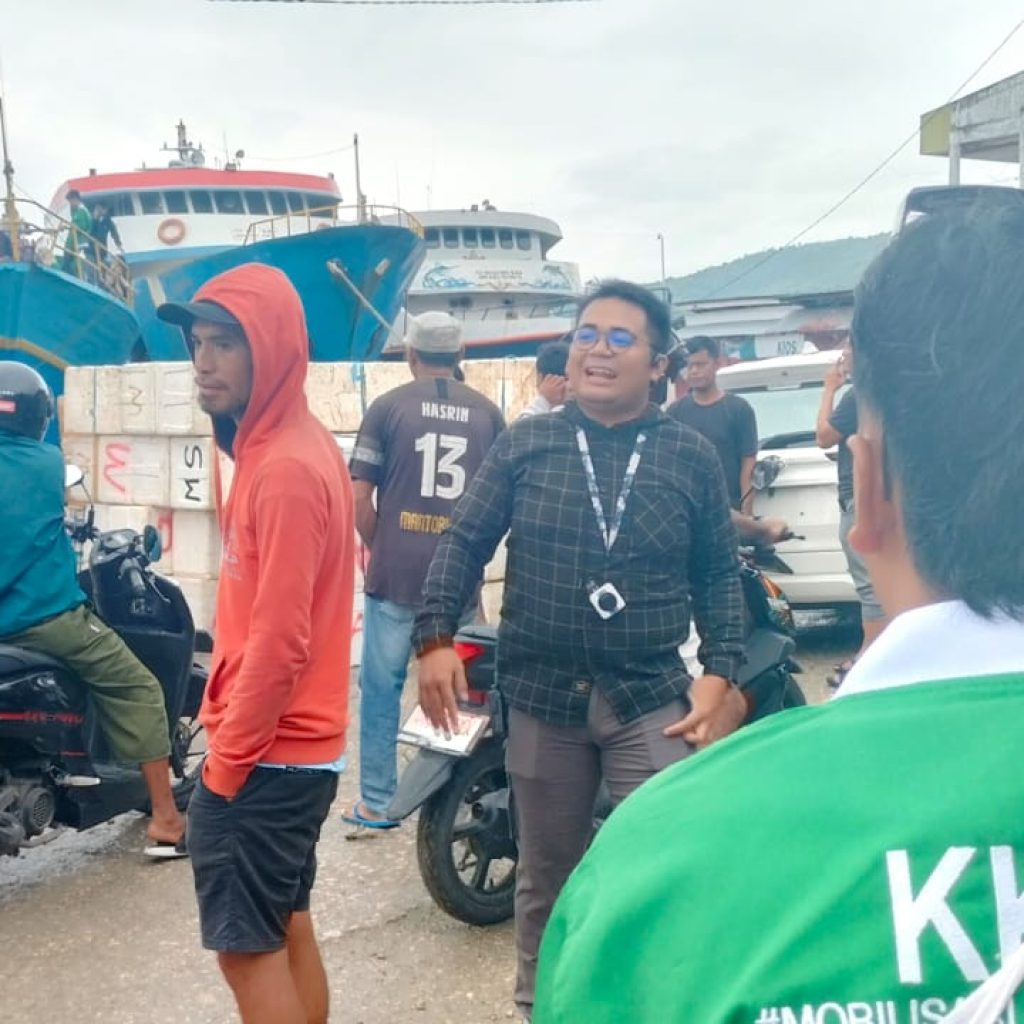 Ratusan Mahasiswa KKN MB Angkatan XXXVIII Unismuh Luwuk Diberangkatkan ke Banggai Kepulauan