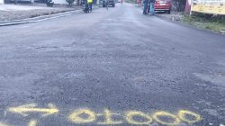 Di Bawah Cahaya Lampu, PUPR Banggai Kebut Pengaspalan Ruas Tirta Kencana–Makapa