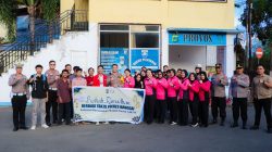 Polres Banggai Bersama Mahasiswa Berbagi Takjil, Satukan Langkah di Bulan Suci Ramadan