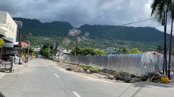 Pembersihan Saluran Air di Pusat Kota Luwuk Terus Berlanjut, Endapan Lumpur Diangkut dari Drainase