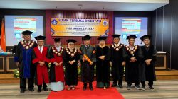 Target Awal UMLB Terwujud, Dekan FISIP Fadli Sandewa Jadi Doktor ke-40