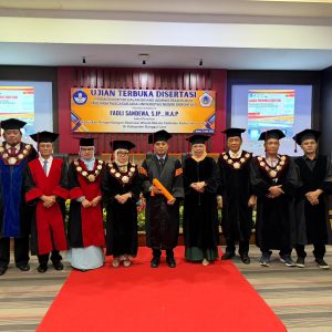 Target Awal UMLB Terwujud, Dekan FISIP Fadli Sandewa Jadi Doktor ke-40
